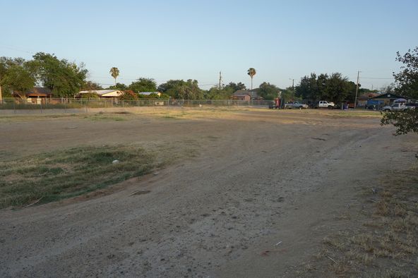 Land For Sale Calton & Springfield - Laredo Tx: 401 W Calton Rd, Laredo, TX 78041